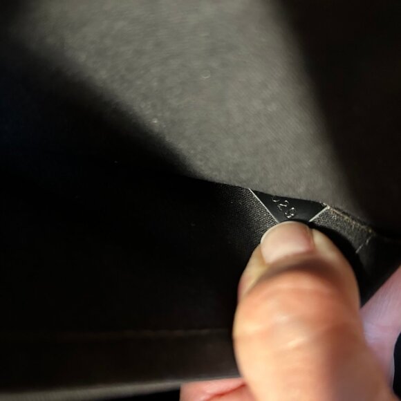 Womens Louis Vuitton AP1029 Epi Madeleine PM Black Leather Shoulder Handbag - Picture 11 of 16